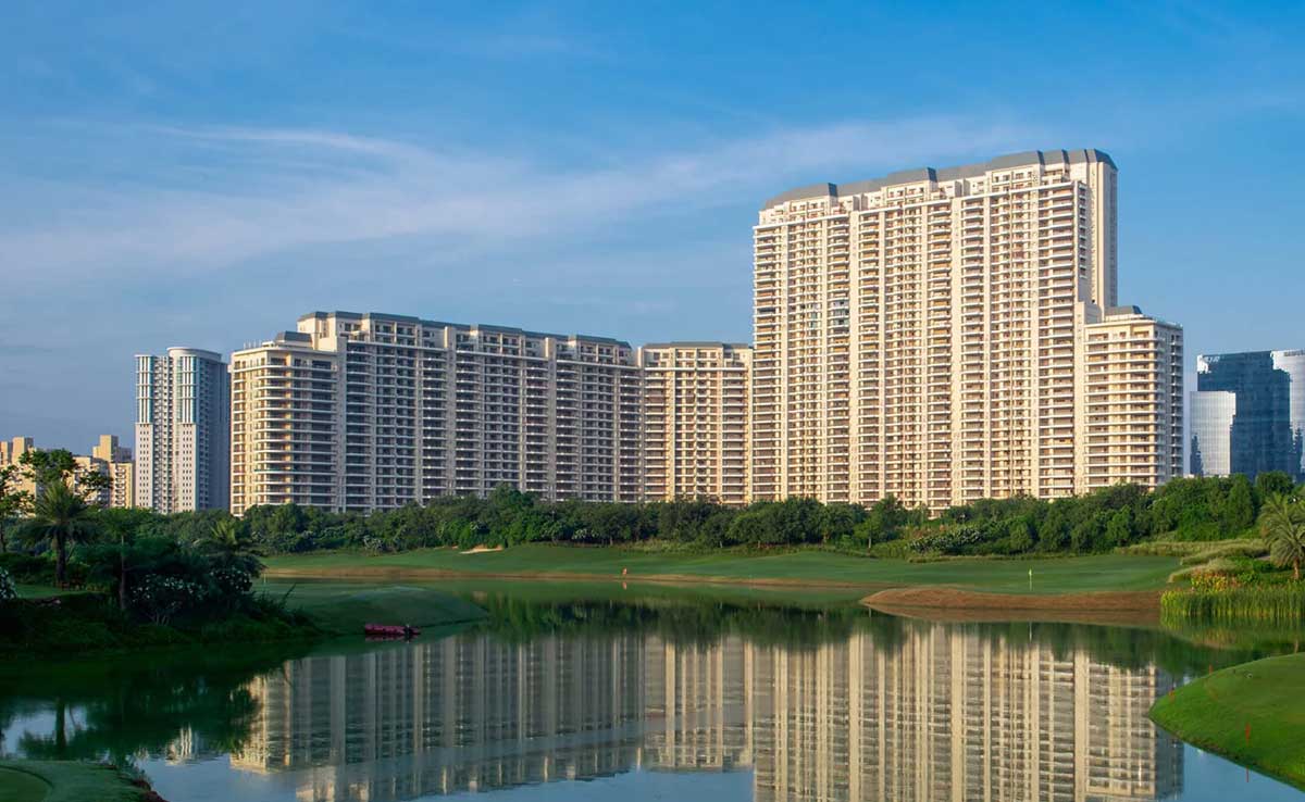 DLF The Camellias is an ultra-luxury residential development located on the prestigious Golf Course Road in Sector 42, Gurugram Residence Types: 4, 5, and 6 BHK apartments and multi-level penthouses.